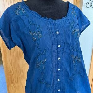 Aeropostale scoop neck, blue short sleeve button down, women’s XL top